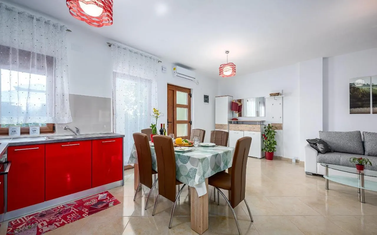 Apartman Summer Breeze Marcana Croatia